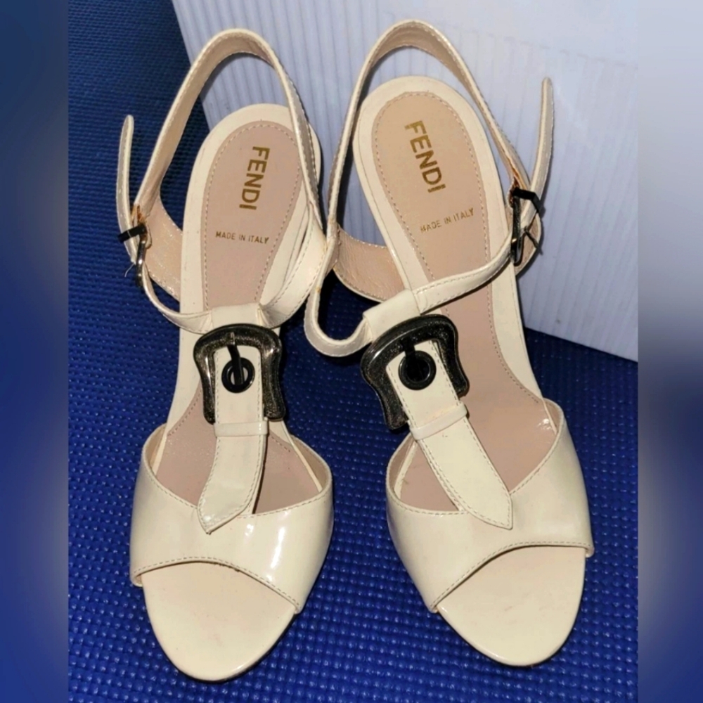 FENDI~ Front Buckle Heels~Nude Leather~Silver Hanrdware~Sz 37.5 ~ FENDI ITALY